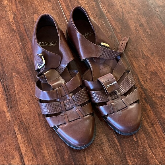 E.T. Wright Classic Fisherman Sandals - Picture 1 of 14